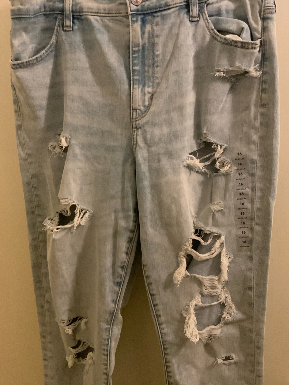 American Eagle Outfitters Light Wash Distressed Boyfriend Jeans